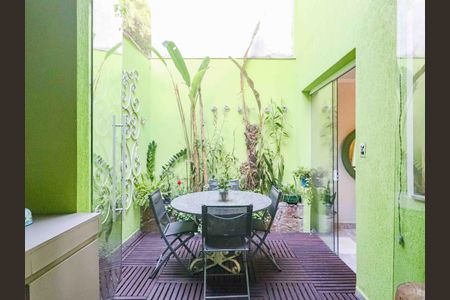 Casa para alugar com 170m², 3 quartos e 2 vagasÁrea comum - Churrasqueira