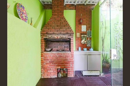 Casa para alugar com 170m², 3 quartos e 2 vagasÁrea comum - Churrasqueira