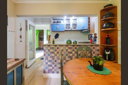 Casa para alugar com 170m², 3 quartos e 2 vagasCozinha