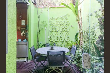 Casa para alugar com 170m², 3 quartos e 2 vagasÁrea comum - Churrasqueira