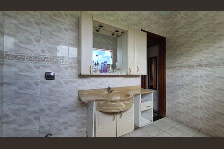 Casa à venda com 250m², 4 quartos e 2 vagasBanheiro da suíte