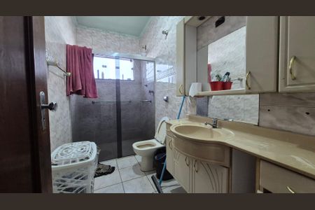 Casa à venda com 250m², 4 quartos e 2 vagasBanheiro