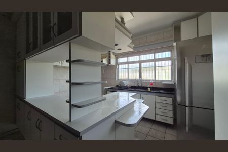 Casa à venda com 250m², 4 quartos e 2 vagasCozinha