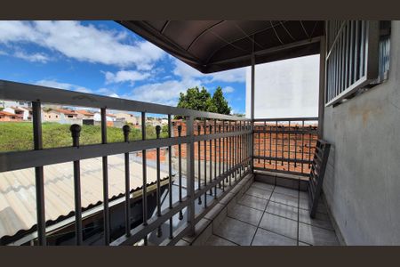 Casa à venda com 250m², 4 quartos e 2 vagasLavanderia