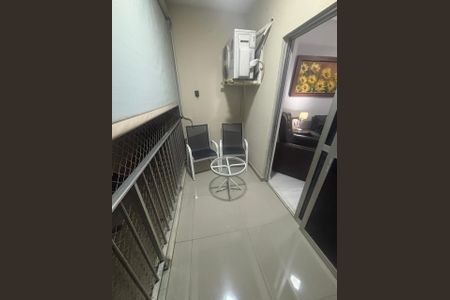 Apartamento à venda com 80m², 2 quartos e 1 vaga Apartamento à venda com 80m², 2 quartos e 1 vagaVaranda