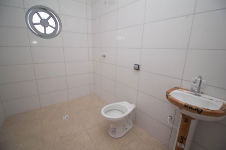 Casa para alugar com 395m², 5 quartos e 8 vagasCasa 2 - Banheiro