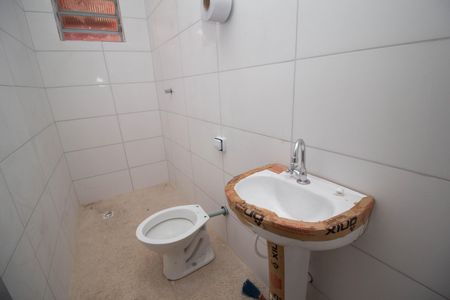 Casa para alugar com 395m², 5 quartos e 8 vagasBanheiro de serviço