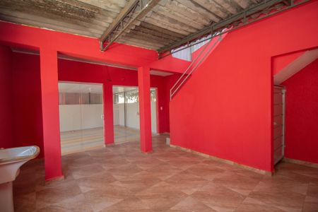 Casa para alugar com 395m², 5 quartos e 8 vagasSalão