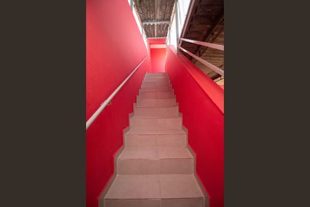 Casa para alugar com 395m², 5 quartos e 8 vagasEscada