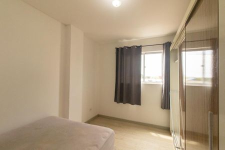 Quarto de apartamento para alugar com 1 quarto, 50m² em Novo Mundo, Curitiba