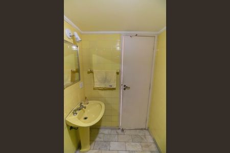 Apartamento à venda com 172m², 4 quartos e 1 vaga Apartamento à venda com 172m², 4 quartos e 1 vagaBanheiro 2