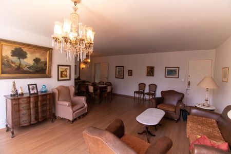 Apartamento à venda com 172m², 4 quartos e 1 vaga Apartamento à venda com 172m², 4 quartos e 1 vagaSala