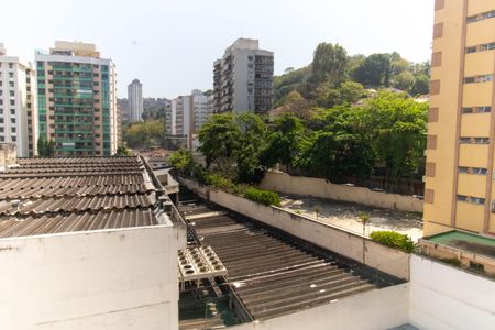 Apartamento à venda com 172m², 4 quartos e 1 vaga Apartamento à venda com 172m², 4 quartos e 1 vagaVista do Quarto 2