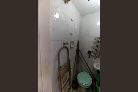 Apartamento à venda com 172m², 4 quartos e 1 vaga Apartamento à venda com 172m², 4 quartos e 1 vagaBanheiro de serviço