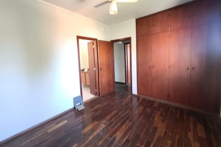 Casa à venda com 169m², 3 quartos e 2 vagasQuarto Suíte