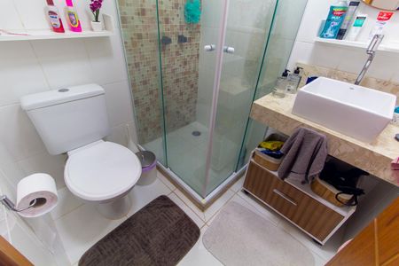 Apartamento à venda com 75m², 3 quartos e 2 vagas Apartamento à venda com 75m², 3 quartos e 2 vagasBanheiro da Suíte