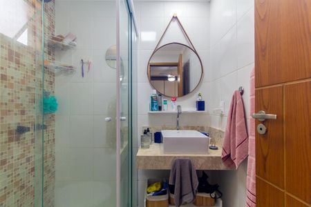 Apartamento à venda com 75m², 3 quartos e 2 vagas Apartamento à venda com 75m², 3 quartos e 2 vagasBanheiro da Suíte