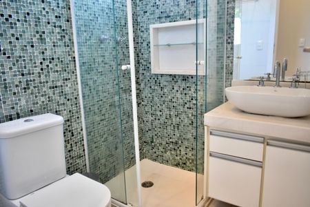 Apartamento à venda com 54m², 2 quartos e 1 vaga Apartamento à venda com 54m², 2 quartos e 1 vagaBanheiro Social