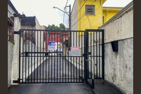 Casa à venda com 100m², 2 quartos e 1 vaga Casa à venda com 100m², 2 quartos e 1 vagaFachada