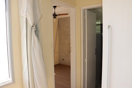 Corredor de apartamento para alugar com 3 quartos, 110m² em Jardim Leonor, Cotia