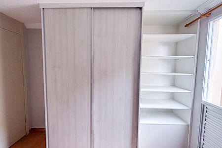 Quarto 1 de apartamento para alugar com 2 quartos, 42m² em Conjunto Promorar Raposo Tavares, São Paulo