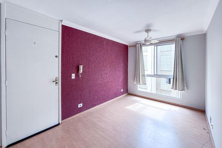 Sala de apartamento para alugar com 2 quartos, 42m² em Conjunto Promorar Raposo Tavares, São Paulo