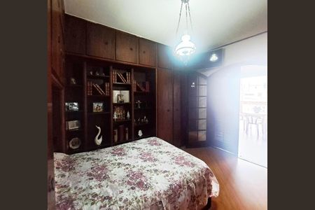 Casa à venda com 246m², 2 quartos e 2 vagasSuíte 1