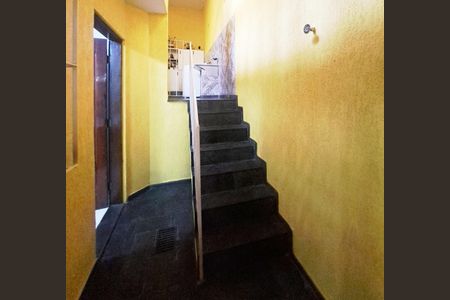 Casa à venda com 246m², 2 quartos e 2 vagasAcesso externo