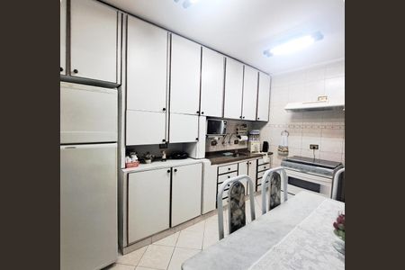 Casa à venda com 246m², 2 quartos e 2 vagasCozinha