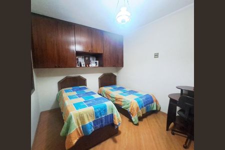 Casa à venda com 246m², 2 quartos e 2 vagasSuíte 2