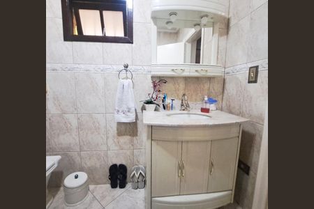 Casa à venda com 246m², 2 quartos e 2 vagasBanheiro da Suíte 1