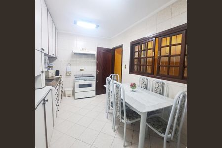 Casa à venda com 246m², 2 quartos e 2 vagasCozinha