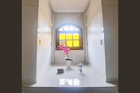 Casa à venda com 246m², 2 quartos e 2 vagasBanheiro da Suíte 1