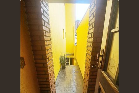 Casa à venda com 246m², 2 quartos e 2 vagasAcesso externo