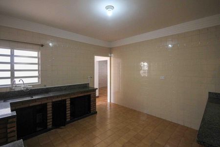 Casa à venda com 298m², 6 quartos e 4 vagas Casa à venda com 298m², 6 quartos e 4 vagasCozinha