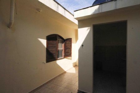 Casa à venda com 298m², 6 quartos e 4 vagas Casa à venda com 298m², 6 quartos e 4 vagasQuintal