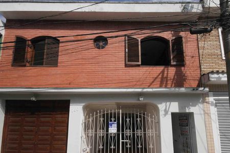 Casa à venda com 298m², 6 quartos e 4 vagas Casa à venda com 298m², 6 quartos e 4 vagasFachada