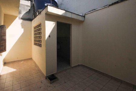 Casa à venda com 298m², 6 quartos e 4 vagas Casa à venda com 298m², 6 quartos e 4 vagasQuintal