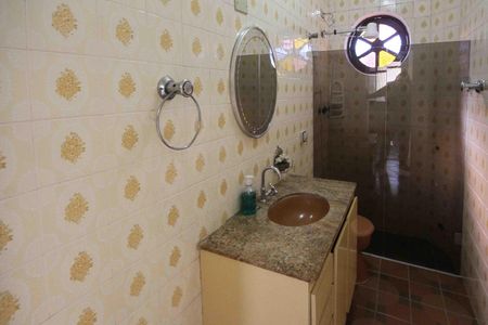 Casa à venda com 298m², 6 quartos e 4 vagas Casa à venda com 298m², 6 quartos e 4 vagasBanheiro Social