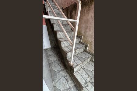 Casa para alugar com 50m², 2 quartos e sem vaga Casa para alugar com 50m², 2 quartos e sem vagaEscada