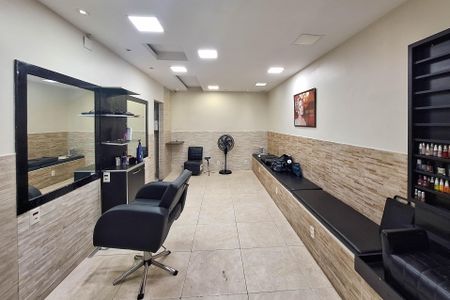 Casa à venda com 300m², 2 quartos e 12 vagasSala 1