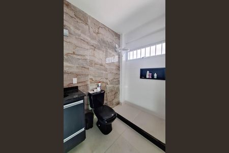 Casa à venda com 300m², 2 quartos e 12 vagasBanheiro da Suíte 1