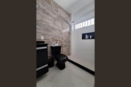 Casa à venda com 300m², 2 quartos e 12 vagasBanheiro da Suíte 1