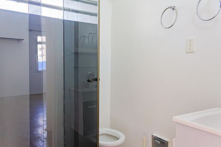 Banheiro de apartamento à venda com 1 quarto, 56m² em Barra Funda, São Paulo