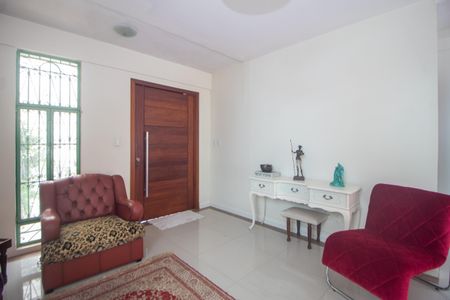 Casa à venda com 200m², 3 quartos e 2 vagasSala