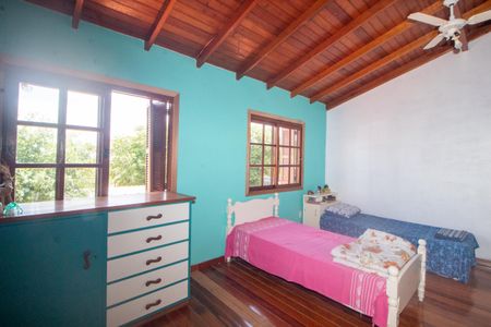 Casa à venda com 200m², 3 quartos e 2 vagasSuite