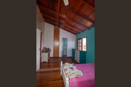 Casa à venda com 200m², 3 quartos e 2 vagasSuite