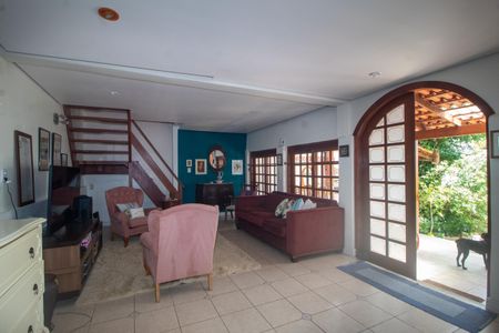 Casa à venda com 200m², 3 quartos e 2 vagasSala casa 2