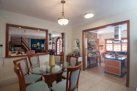 Casa à venda com 200m², 3 quartos e 2 vagassala 2