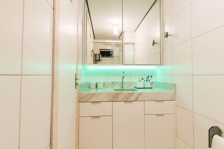 Apartamento à venda com 52m², 2 quartos e 3 vagas Apartamento à venda com 52m², 2 quartos e 3 vagasBanheiro